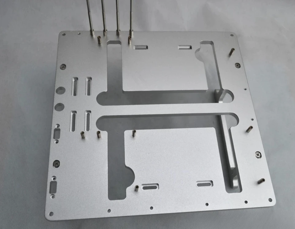 Kompaktowa obudowa komputera M – Aluminum Open Frame Test Bench Water Cooling recenzja i cena